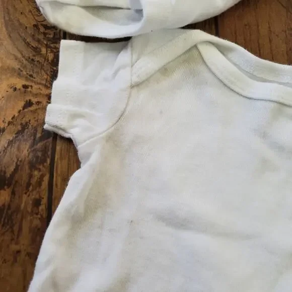 10 Piece Lot of Baby Clothing Mostly Size NB - Picture 12 of 13